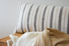 Cargar imagen en el visor de la galería, ALMOHADÓN RAYAS NEUTRO