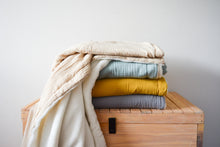 Cargar imagen en el visor de la galería, MANTA CLEMENTINA