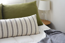 Cargar imagen en el visor de la galería, ALMOHADÓN RAYAS NEUTRO