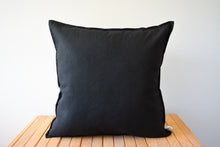 Cargar imagen en el visor de la galería, ALMOHADON LONA PESTAÑA 50x50cm