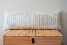 Cargar imagen en el visor de la galería, ALMOHADÓN RAYAS B&W