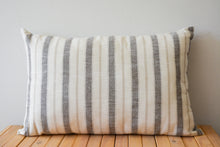 Cargar imagen en el visor de la galería, ALMOHADÓN RAYAS NEUTRO