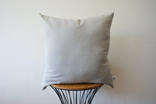 Cargar imagen en el visor de la galería, ALMOHADON BASIC 50x50cm