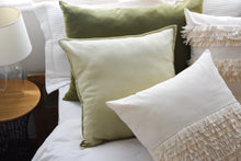 Cargar imagen en el visor de la galería, ALMOHADON LONA PESTAÑA 50x50cm