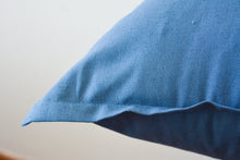 Cargar imagen en el visor de la galería, ALMOHADON PESTAÑA 70x50cm