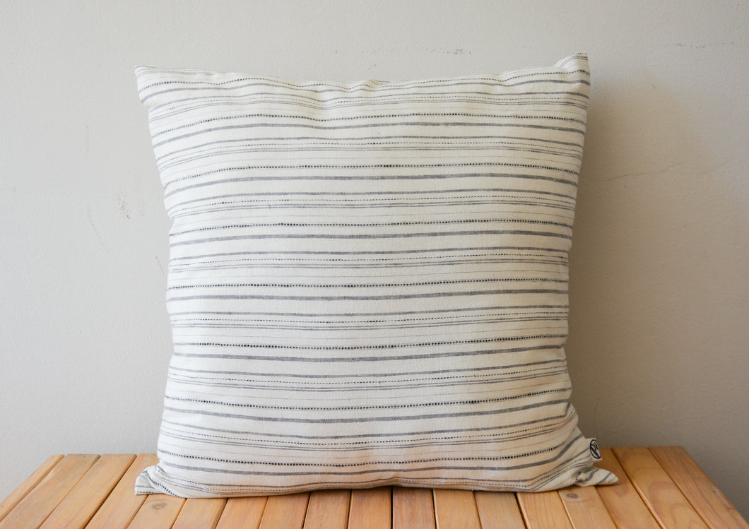 ALMOHADÓN RAYAS B&W